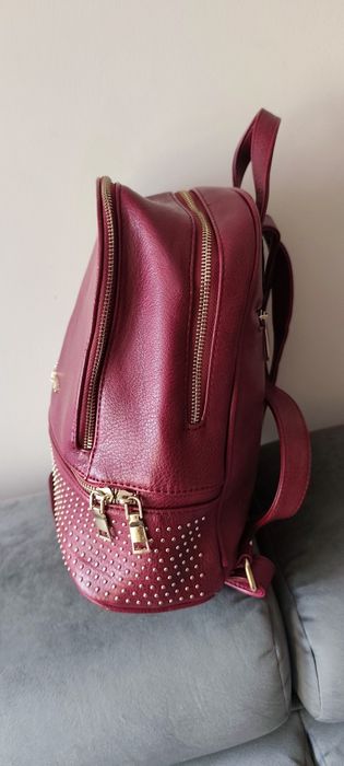 plecak Michael Kors
w środku kieszonka zamykana i dwie przegródki