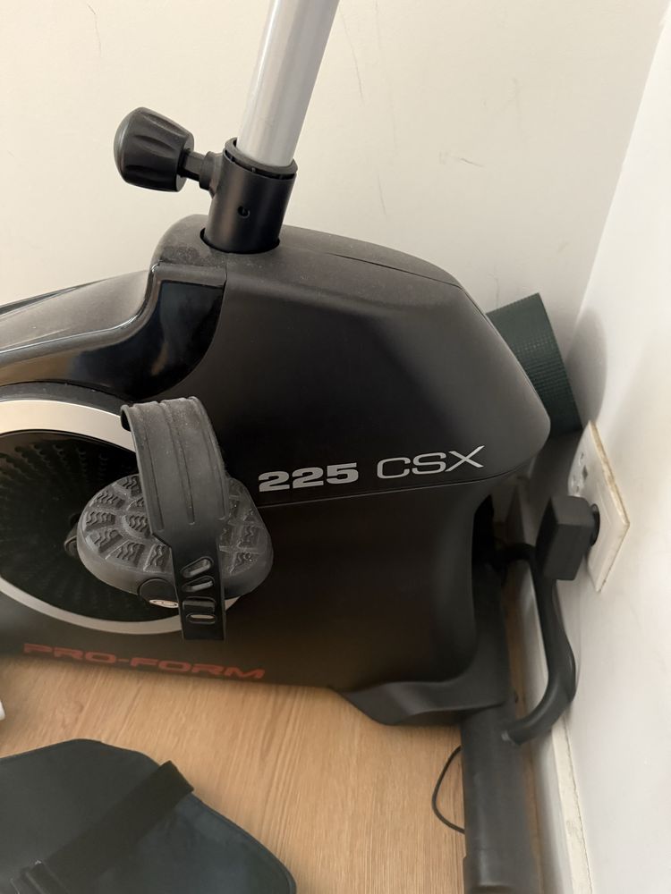 Vendo bicicleta estatica Proform 225 CSX Nova