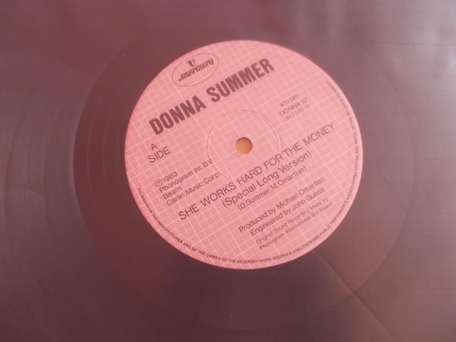 Donna Summer She works hard for the money