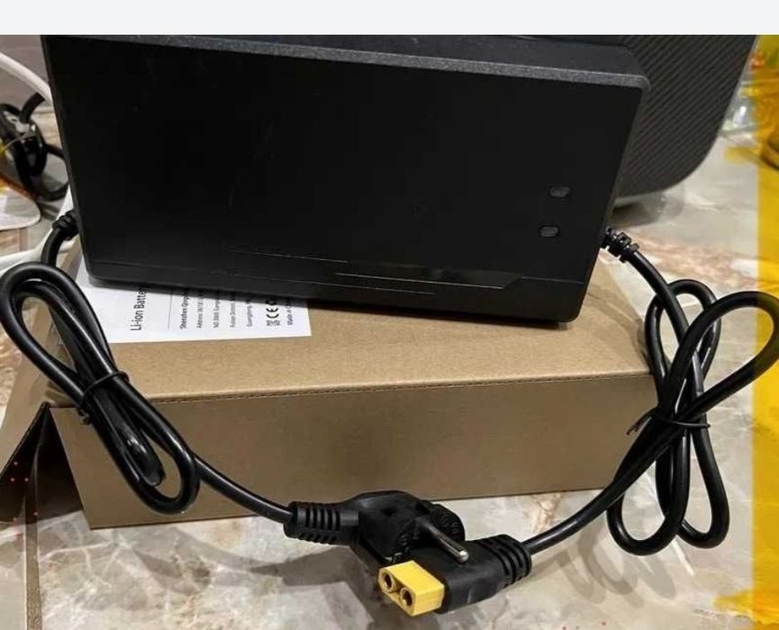 Блок живлення, зарядне до BLUETTI, зарядний пристрій