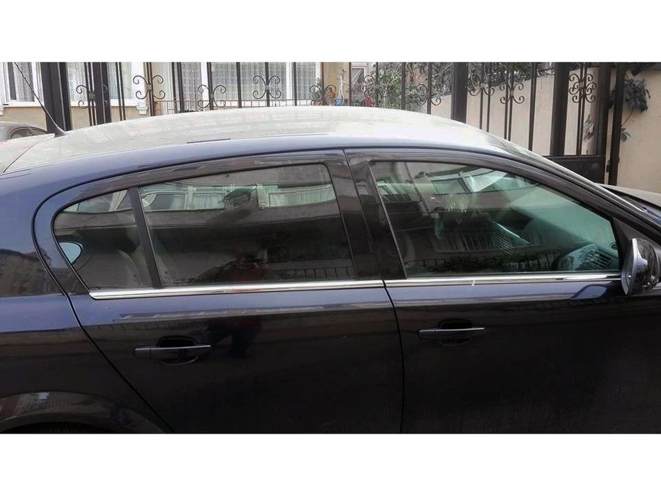 Opel Astra H Hatchback Нижние молдинги стекол, окантовка окон Carmos