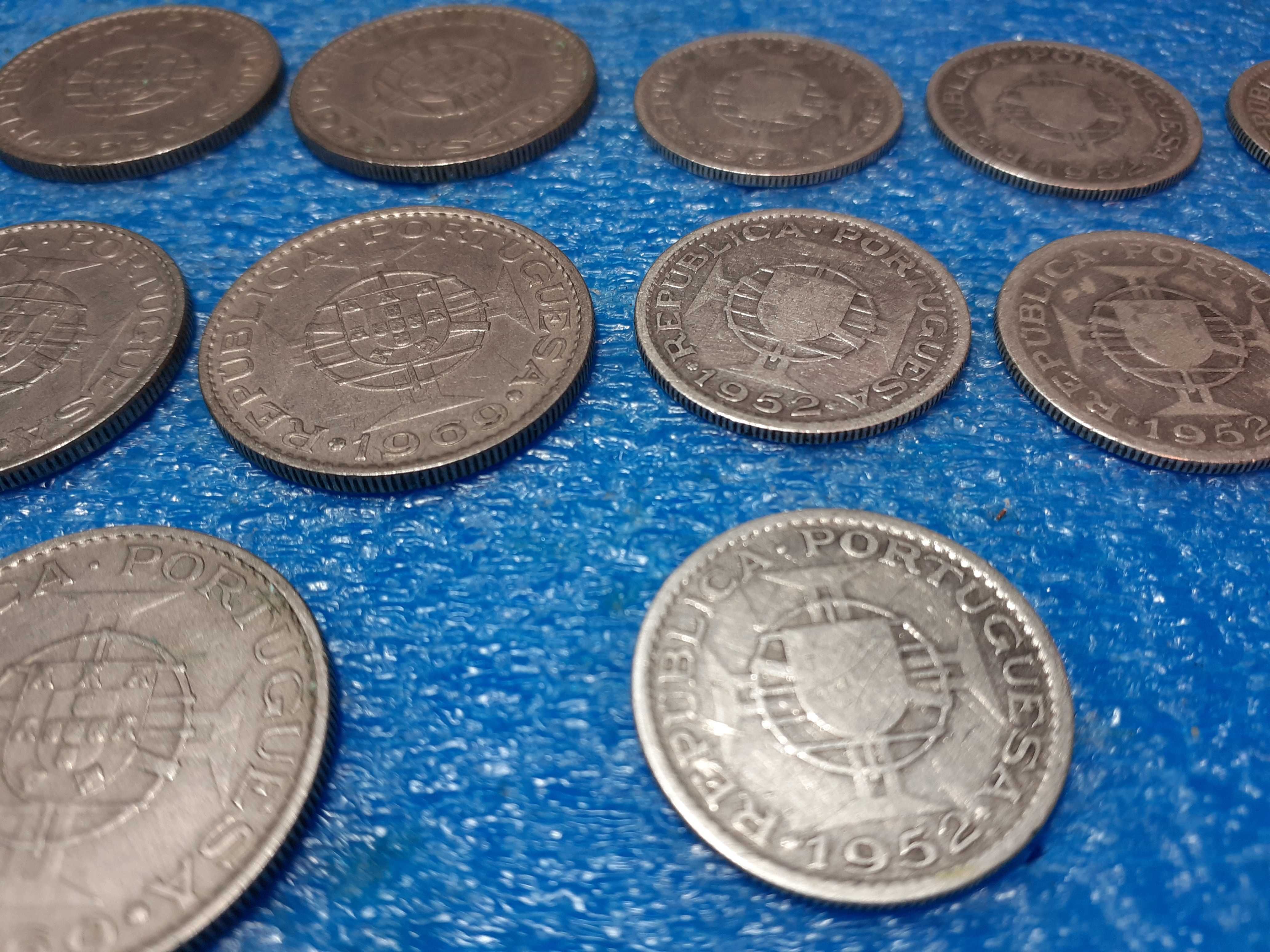 Moedas  10 escudos Angola