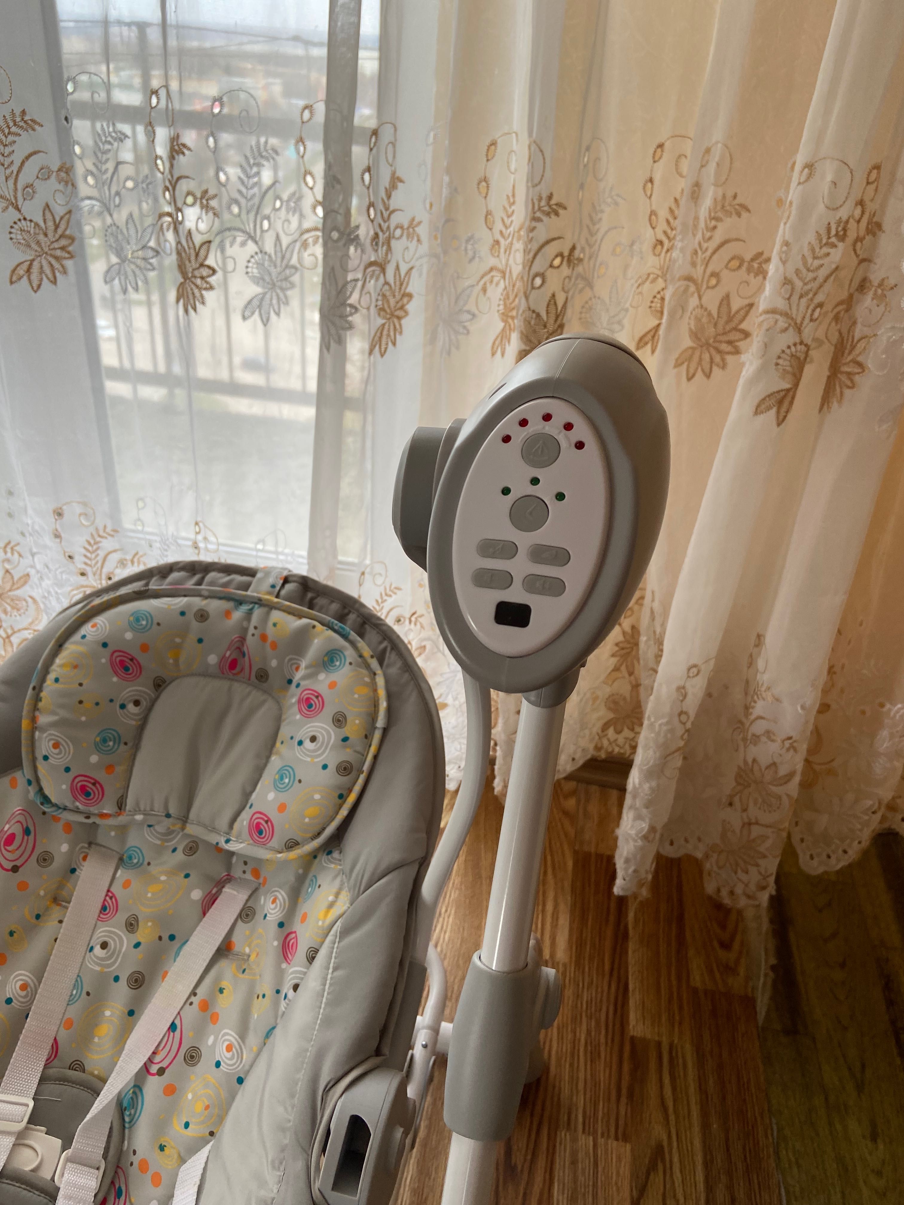 Електронна гойдалка шезлонг для немовлят 3 в 1 CARRELLO Nanny