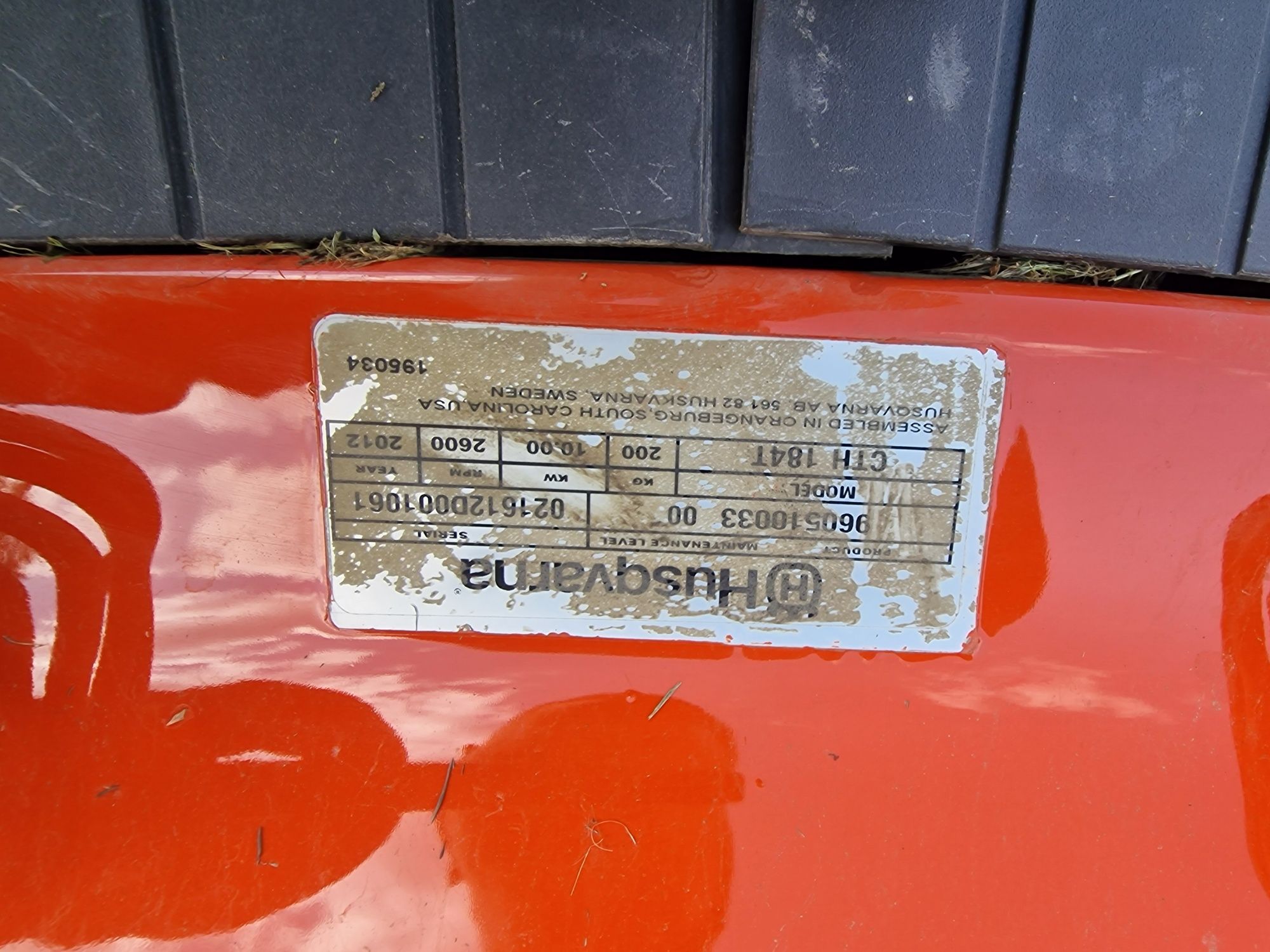 Traktorek do trawy Husqwarna Cth 184t