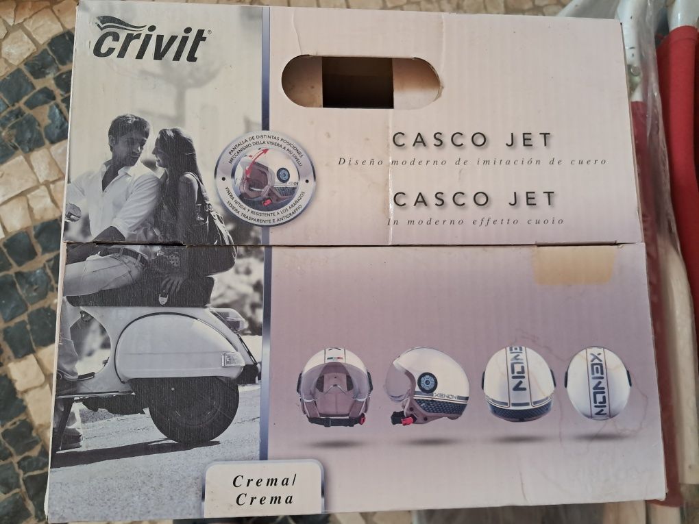 Capacete beige aberto