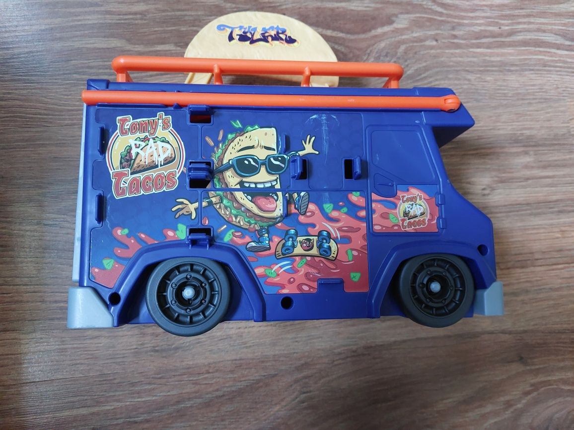 Hot Wheels 2023 Tony Hawk TACO TRUCK PLAY CASE