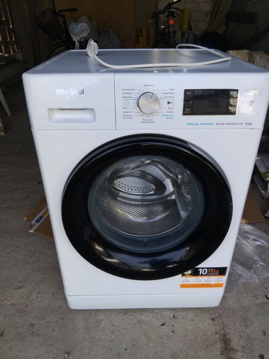 Pralka z uszkodzonym łożyskiem