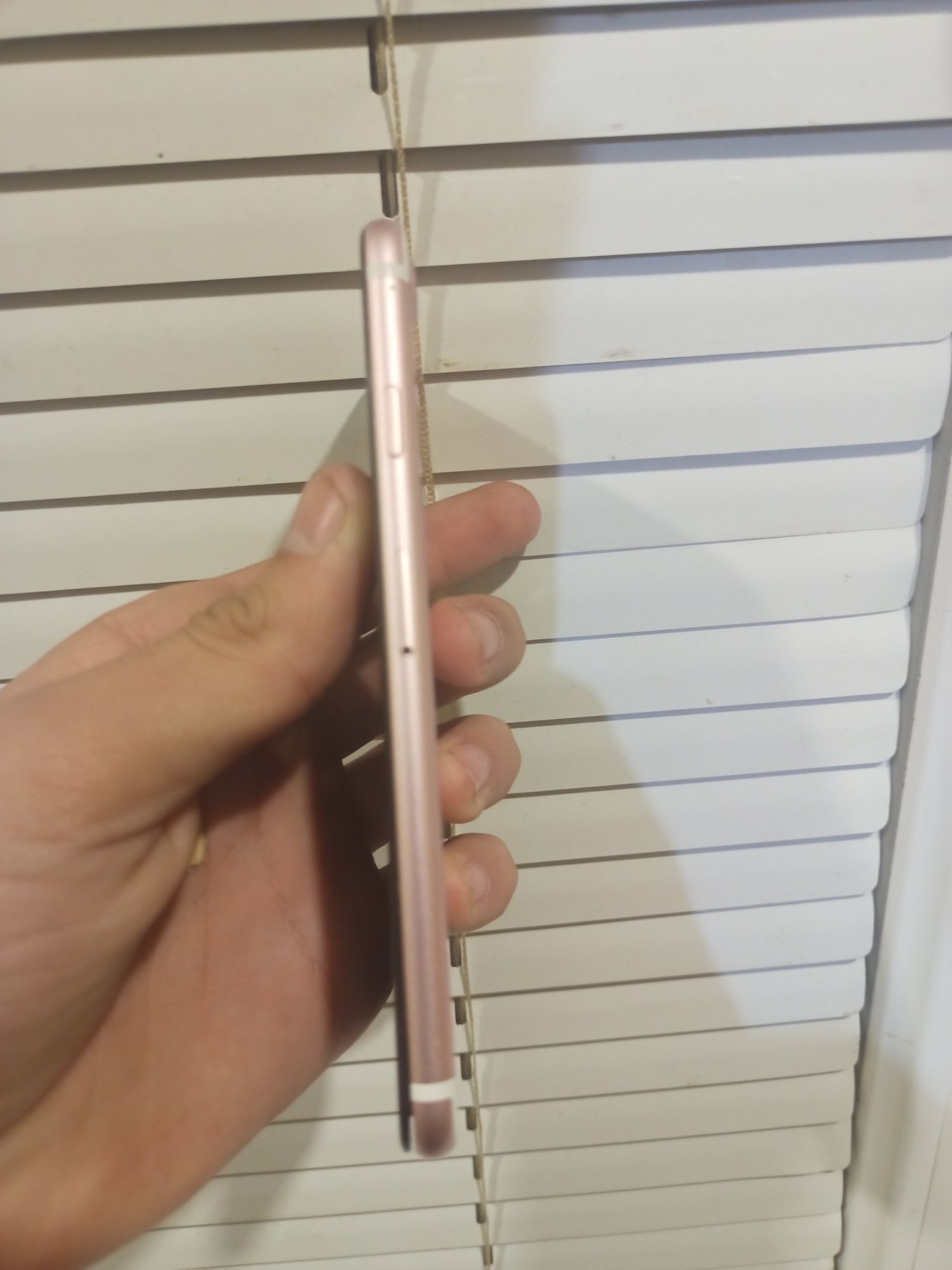 iPhone 7 в хорошем стане