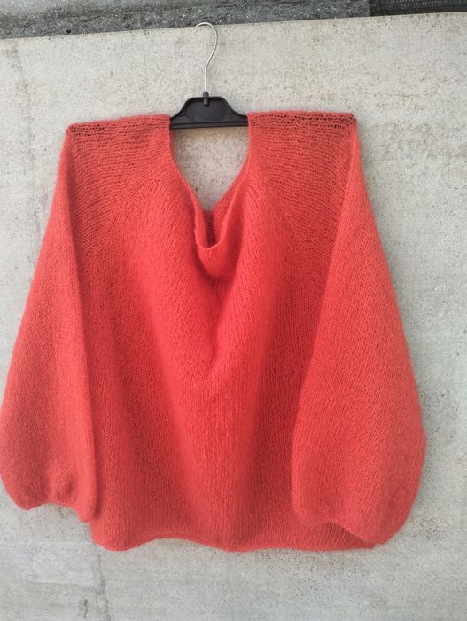 Светр ручної роботи