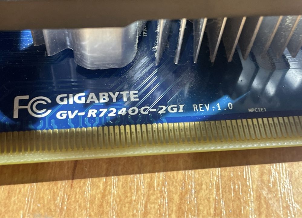 Відеокарта Gigabyte Radeon R7 240 2048MB GDDR3 (128bit)