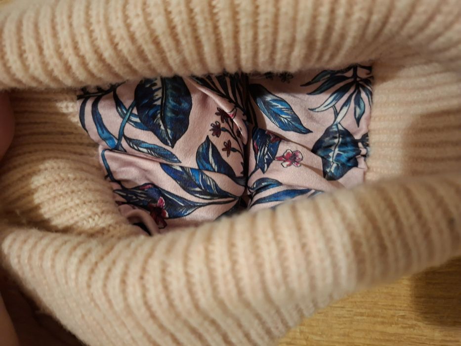 Czapka ALMANIA wełna z satynowa podszewką pudrowy róż