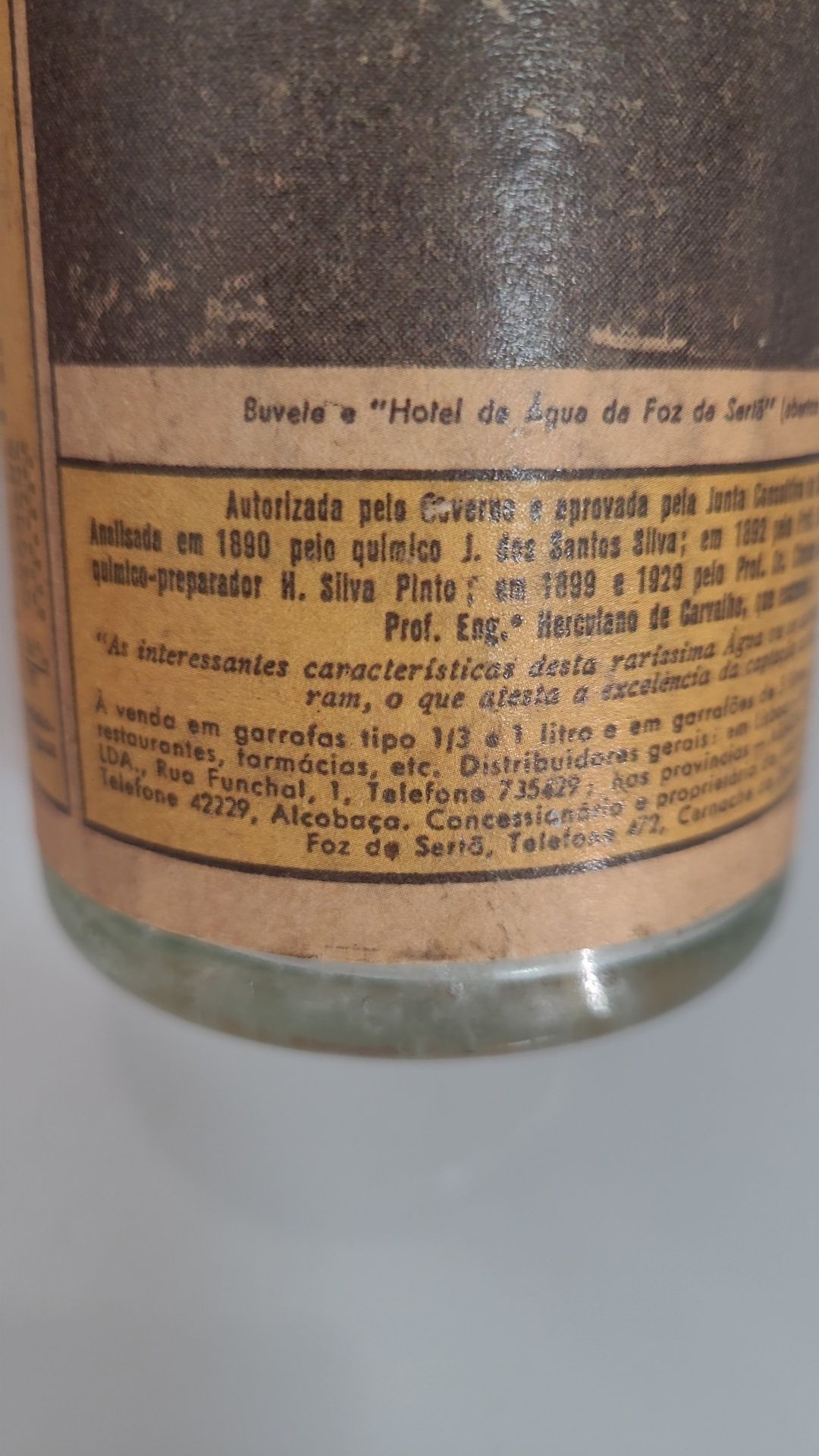 Garrafa antiga de Água da Foz da Sertã com rótulo de papel