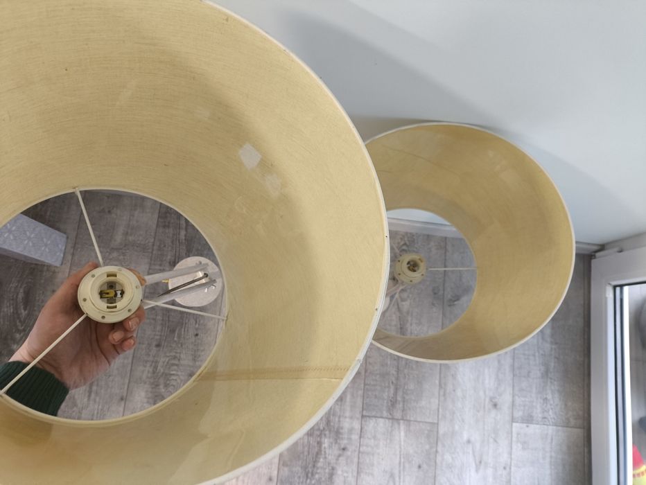 Dwie lampy sufitowe, żyrandole, oświetlenie górne