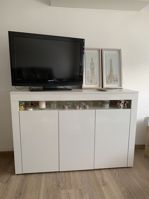 Podświetlana komoda led biała połysk