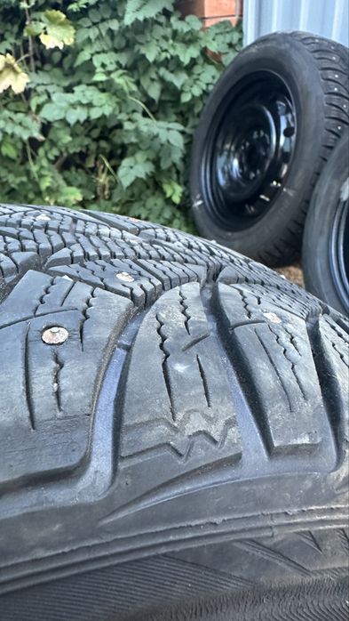 Металевий диск 16х6 1/2 r16 5х114.3 з зимовою гумою комплект 4 штуки