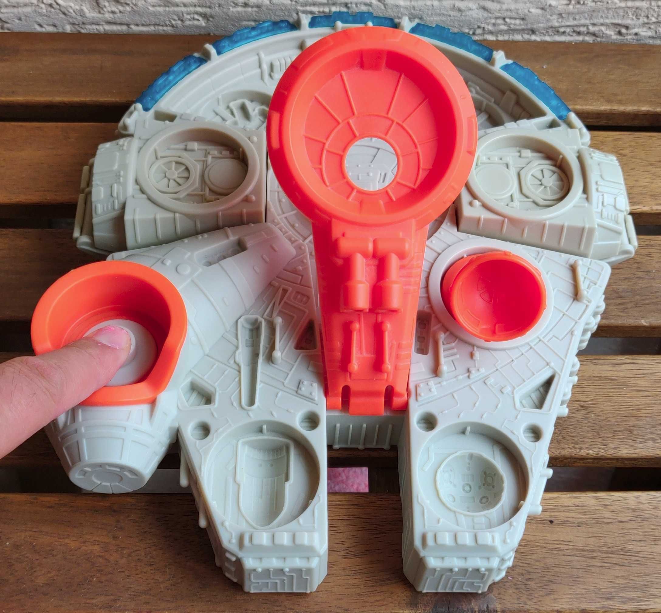 Play-Doh Star Wars Sokół Millenium (edycja specjalna)