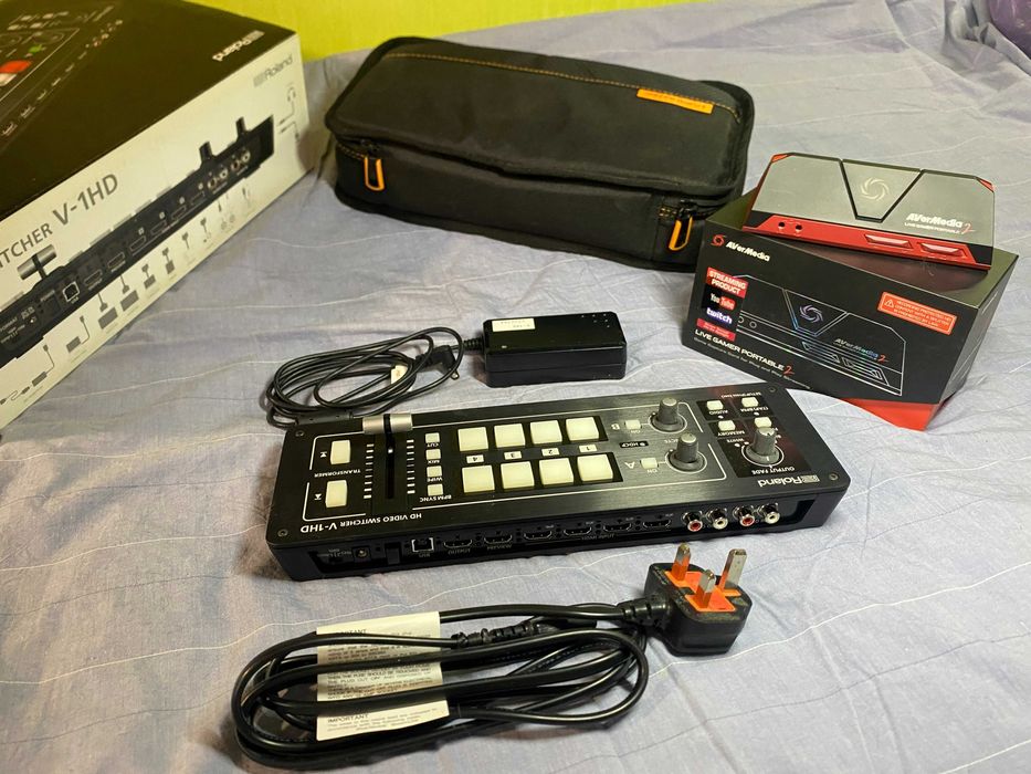 Відеомікшер Roland V-1HD