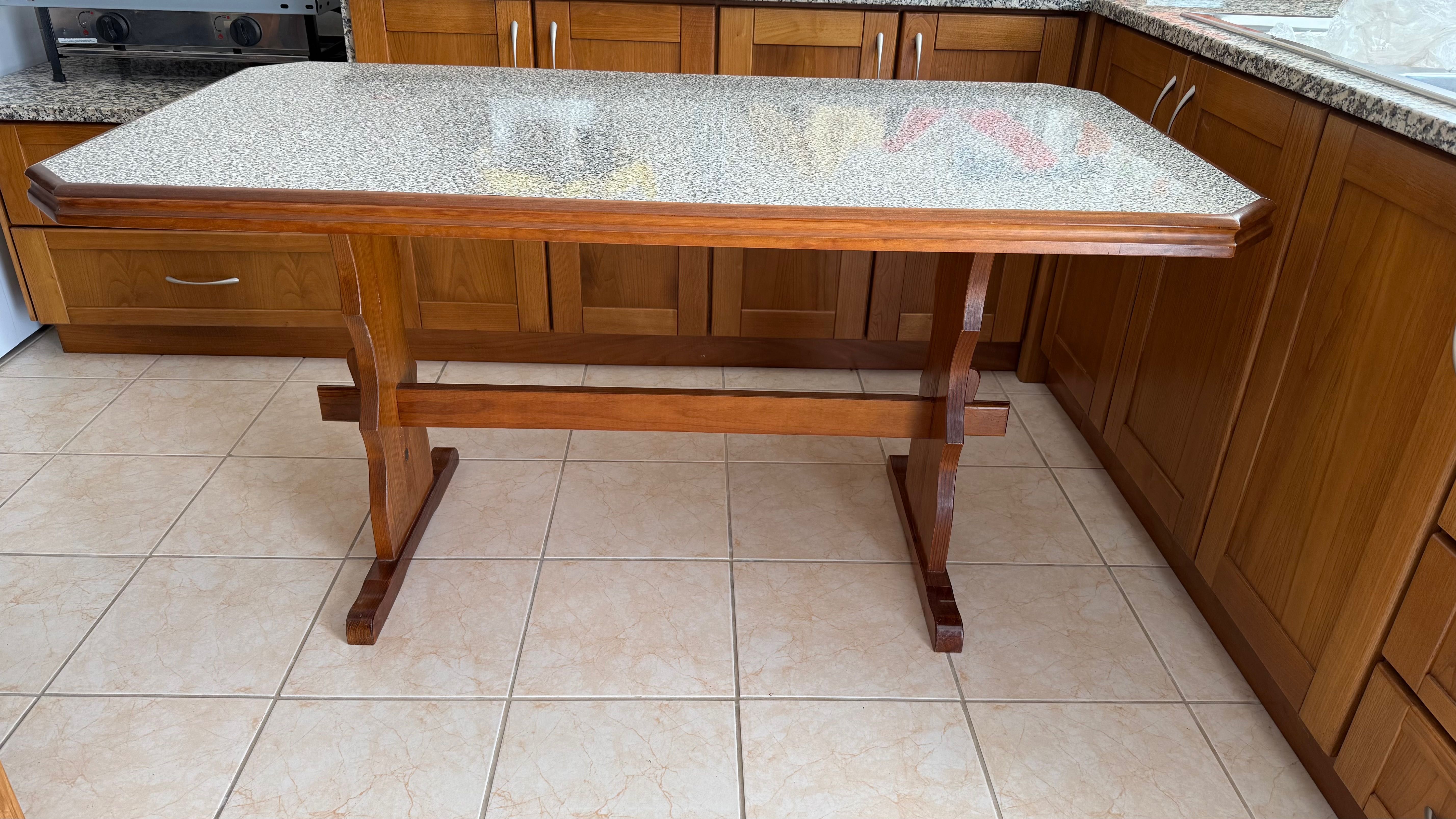 Mesa cozinha com 6 cadriras