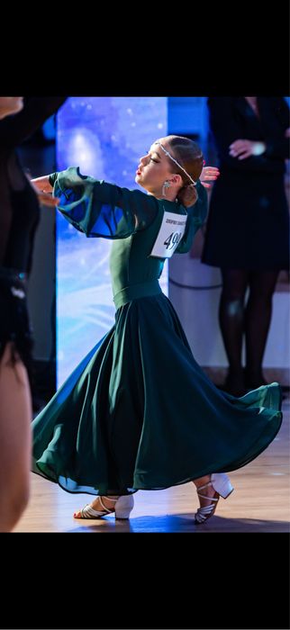 Продается платье стандарт