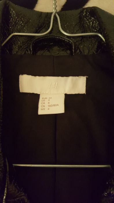 Vendo casaco preto vestido uma vez tamanho 34 da H&M