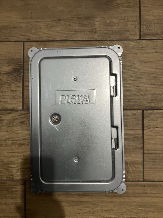 Nowe drzwiczki rewizyjne do wyczystki kominowe | firma Plewa