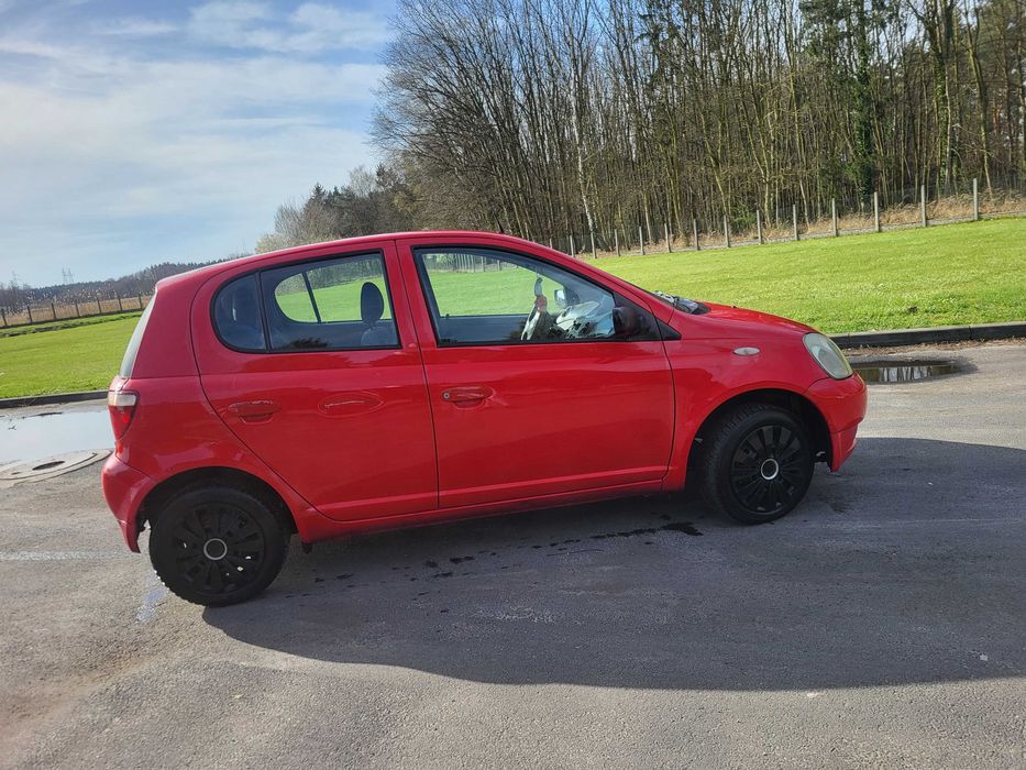Toyota Yaris 1.0 2002r 8lat w jednych rękach