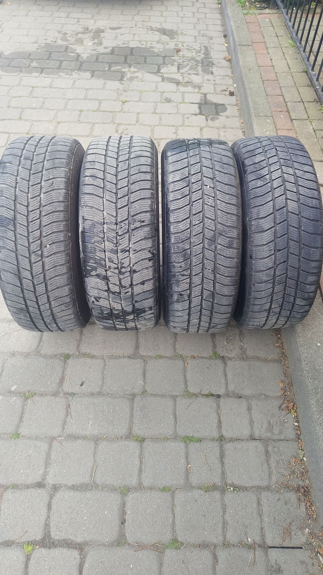 Opony zimowe z felgami. 16" BMW