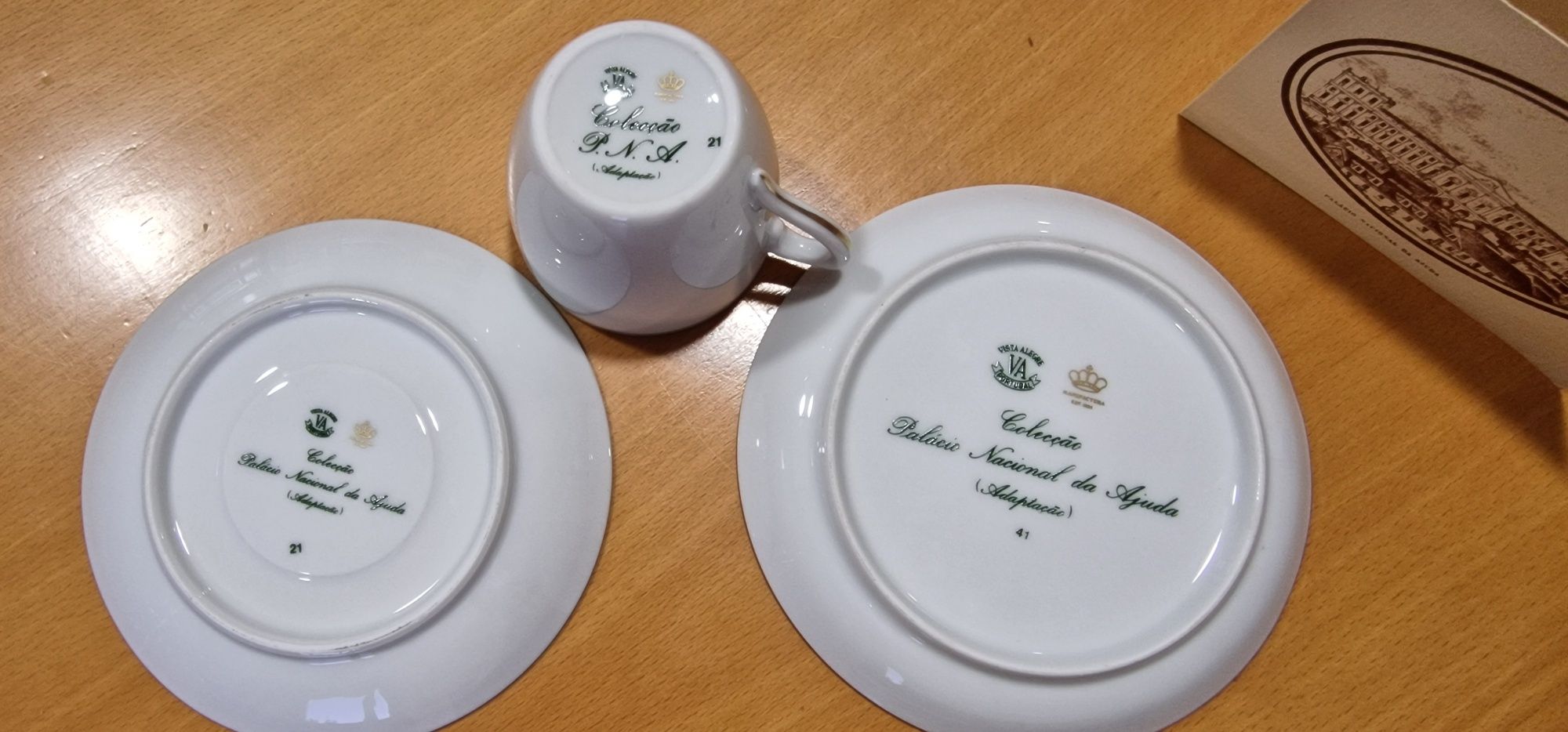 Chávena de Café e prato letra C Vista Alegre coleção Palácio Ajuda 198