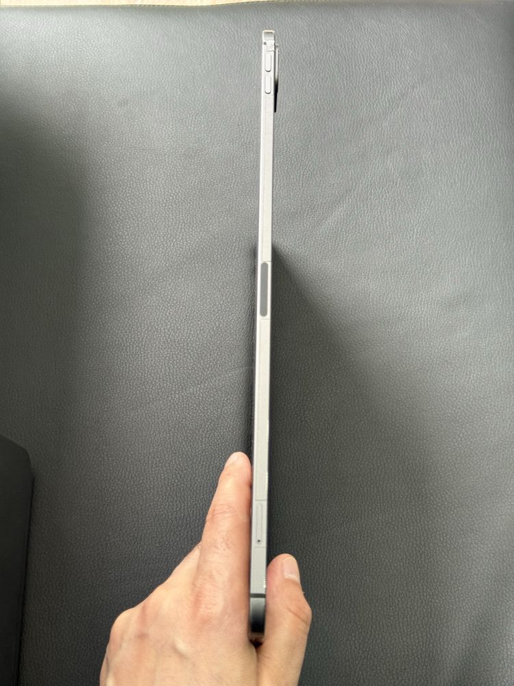 iPad Pro 12.9 (2020) 256gb Wi-Fi/LTE Заблокирован.