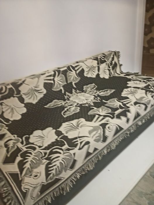 Bardzo ładna narzuta z welny na kanapę i dwa fotele na dwie strony