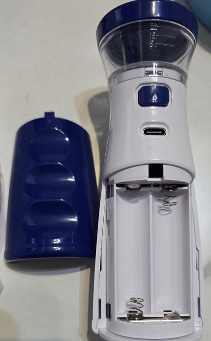 Inchalator nebulizator przenośny z 2 maseczkami