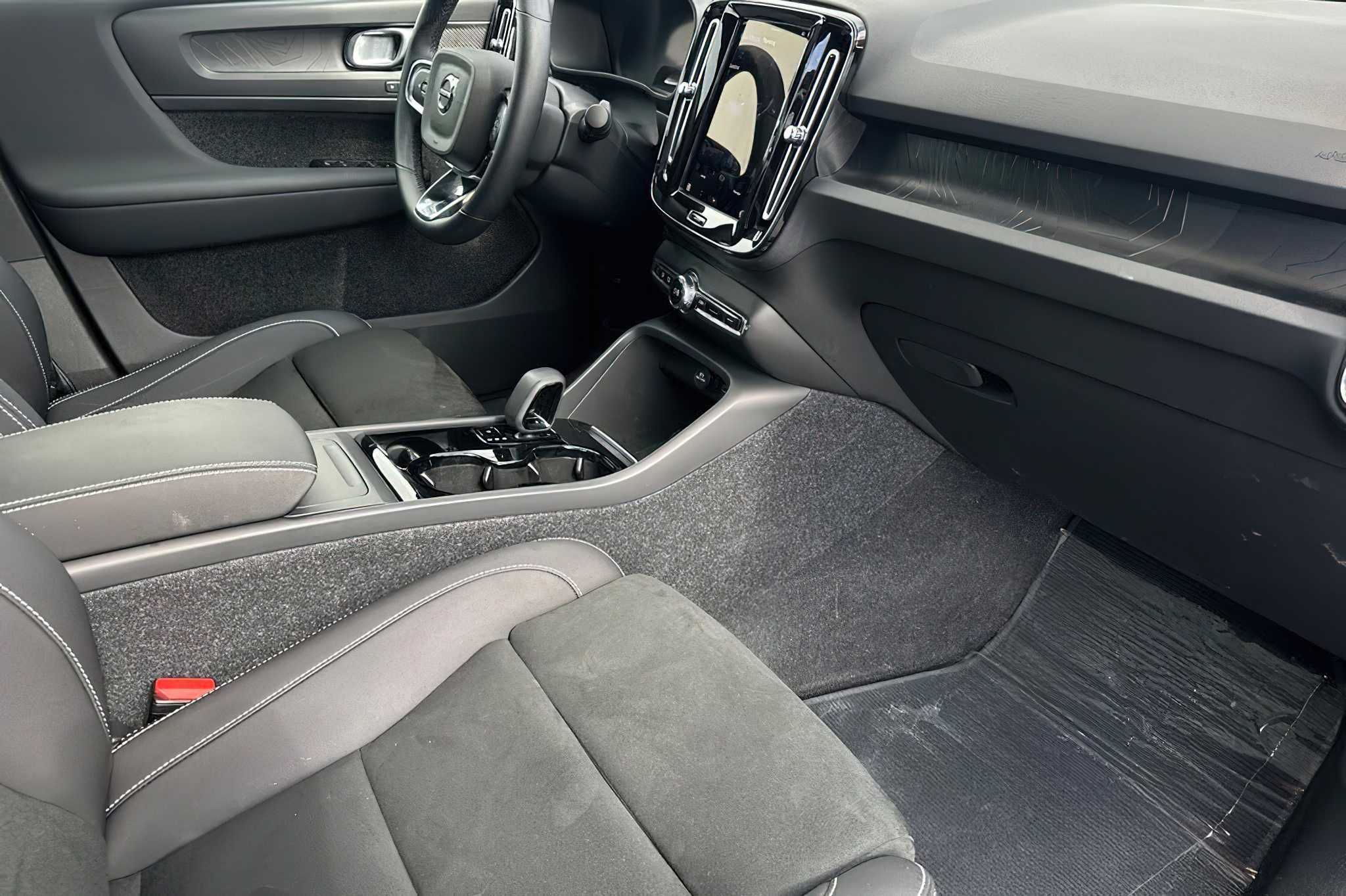 Volvo C40    2022