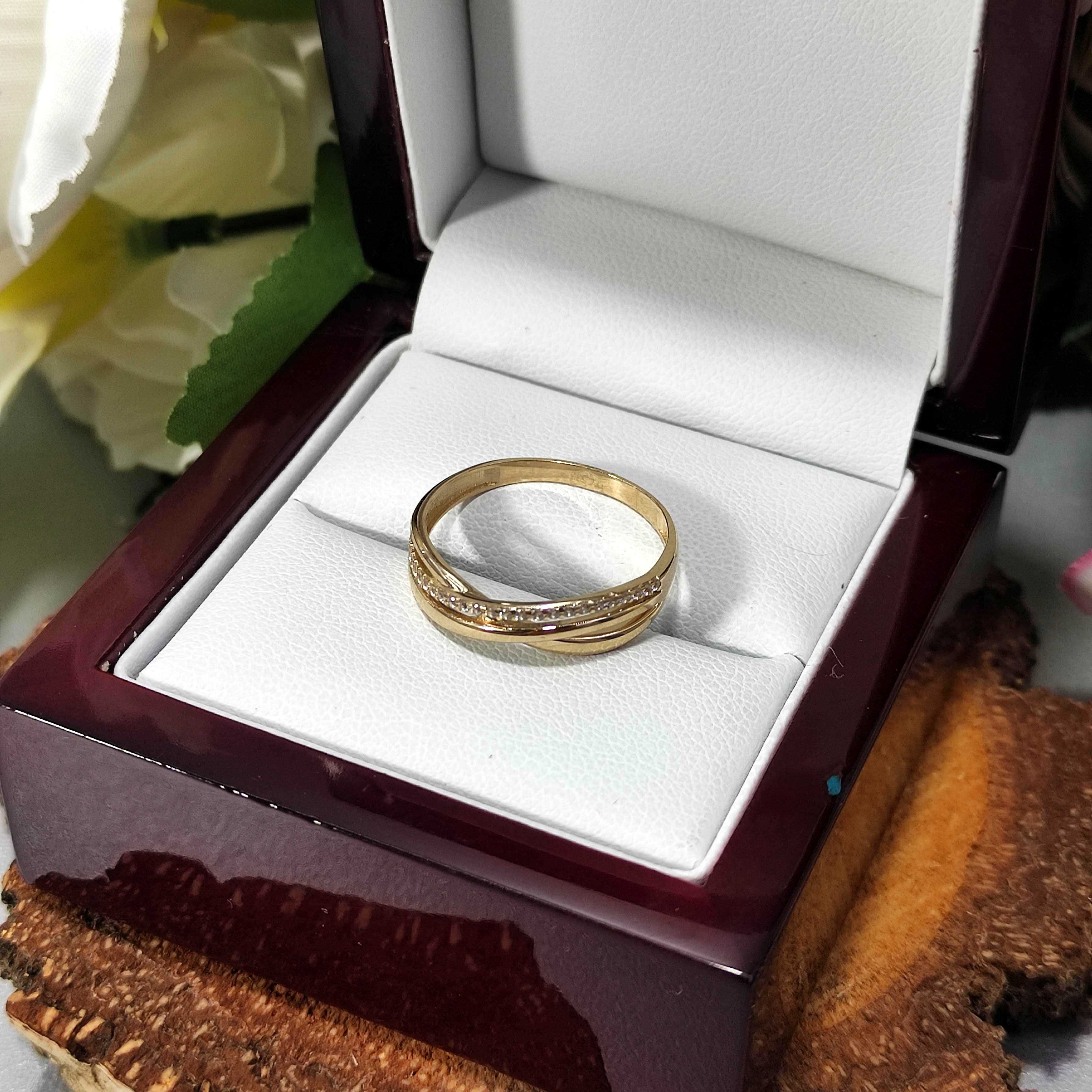 Elegancki złoty pierścionek 1,76GR 585PR