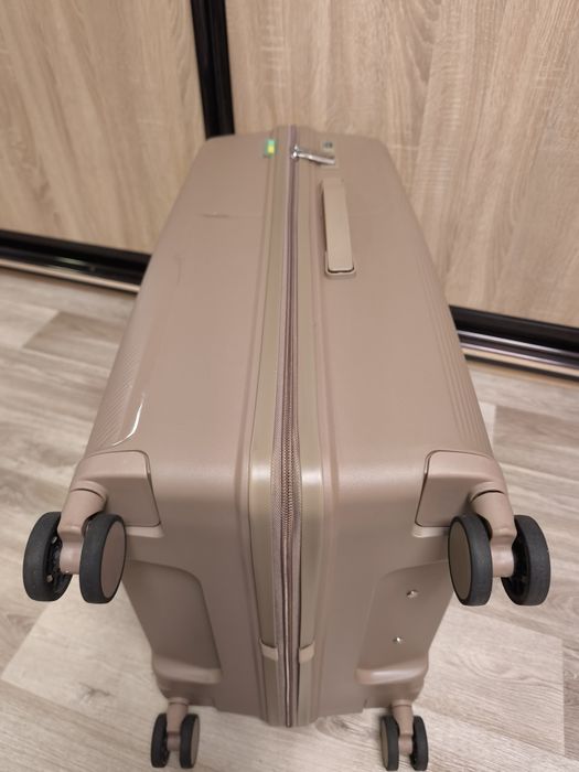 Чемодан большой, валіза великого розміру, валіза на колесах,