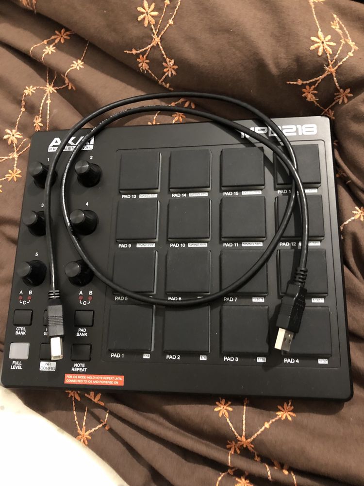 Akai MPD218 Controlador