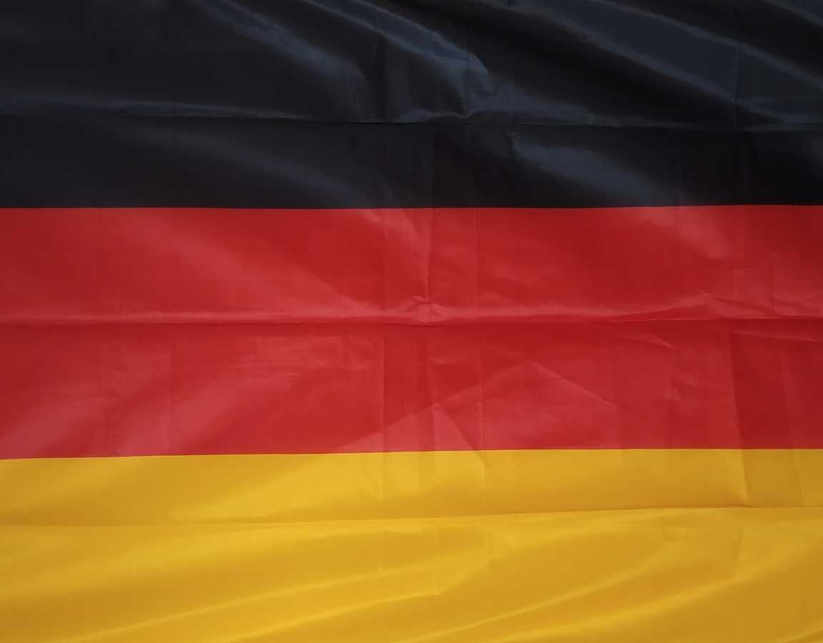 Nowa duża flaga Niemec (121 x 79)