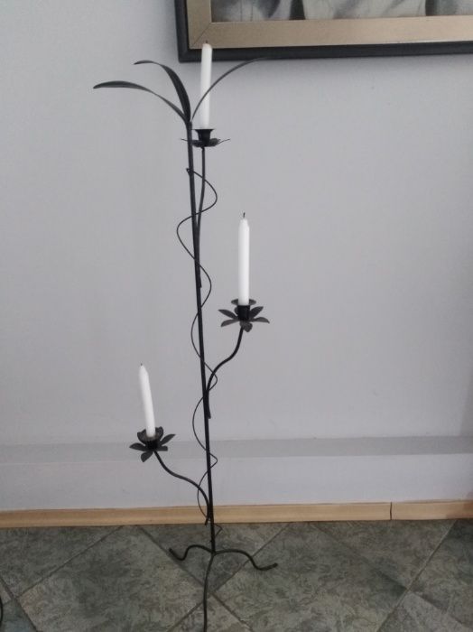 Świecznik, metaloplastyka