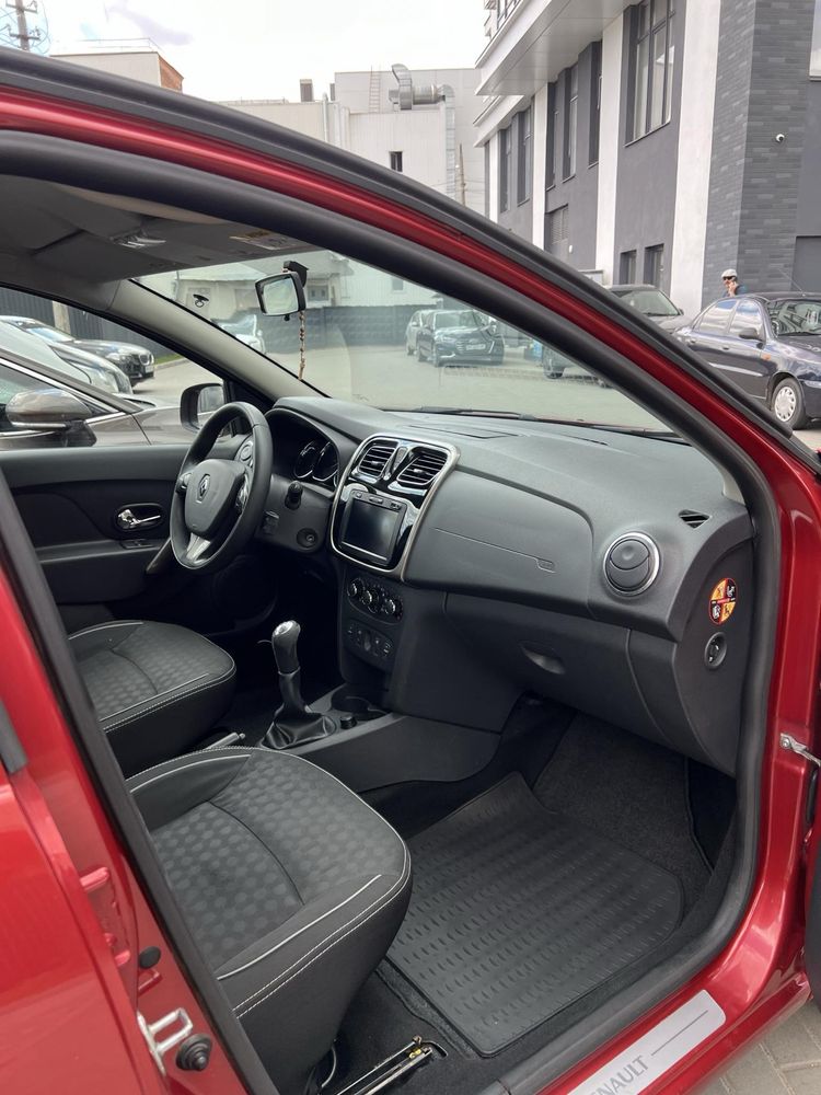 Renault Sandero 2013