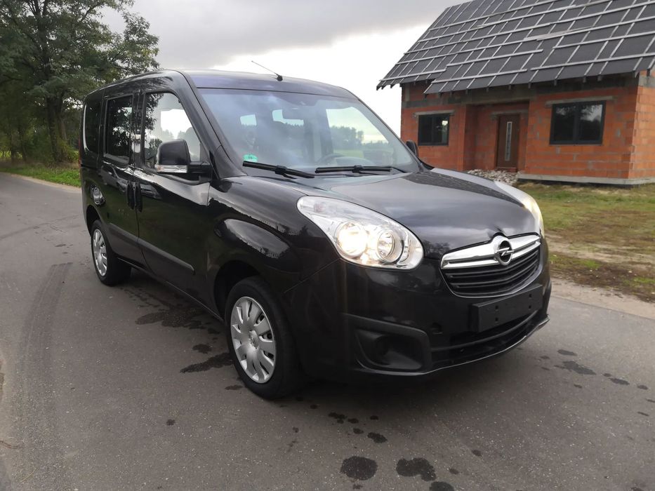 Opel Combo 7 Foteli, po opłatach celno skarbowych