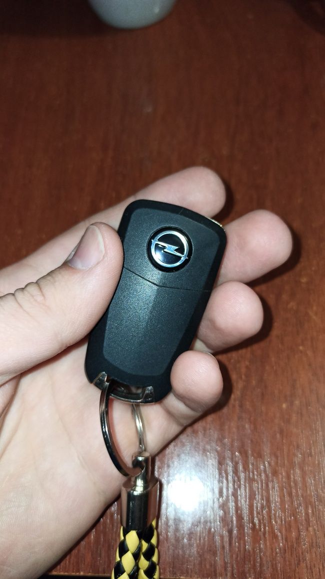 Наклейка на ключ Opel 14 мм емблема, значок