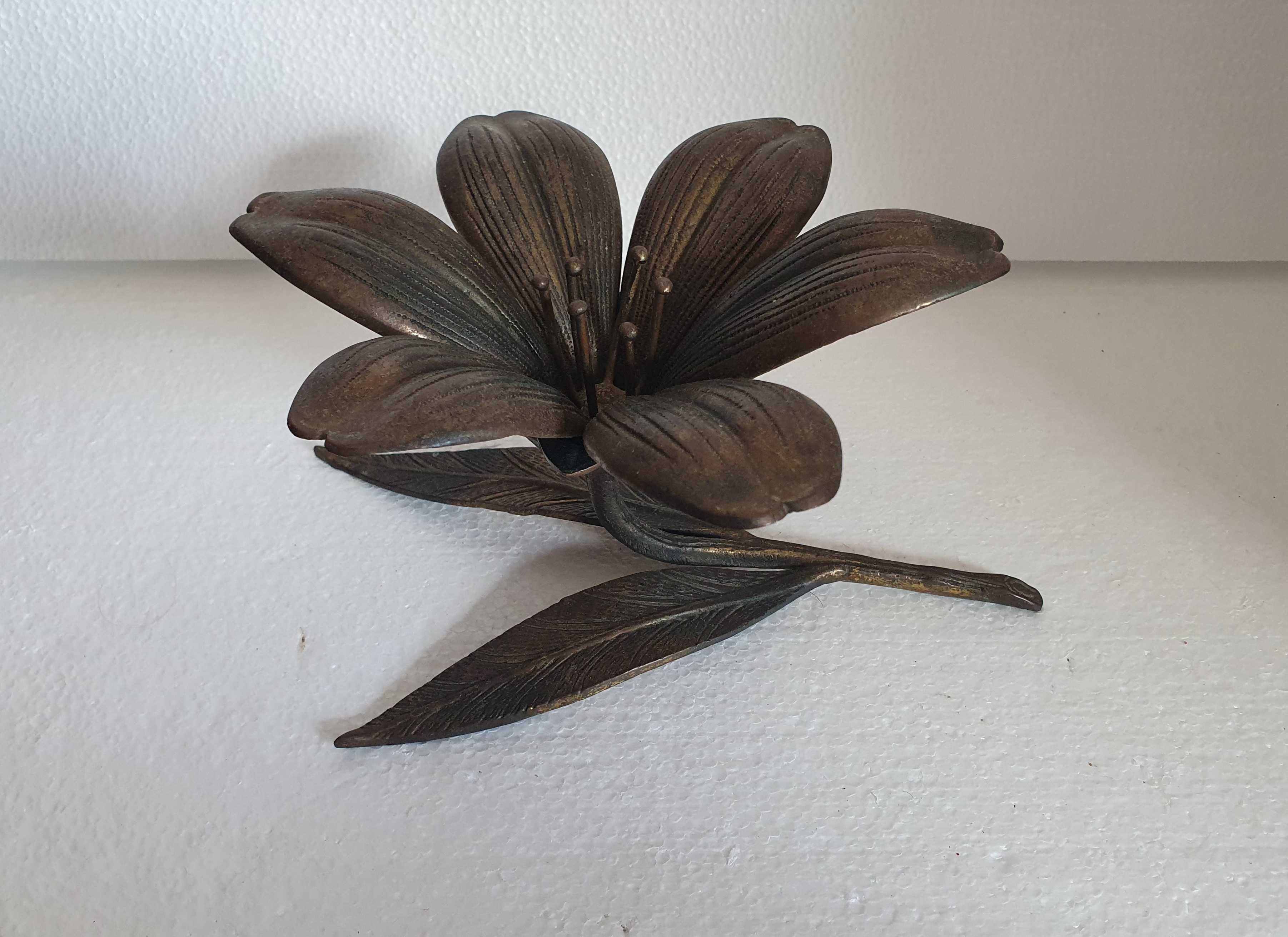 Fantástica Flor em estanho - Anos 50