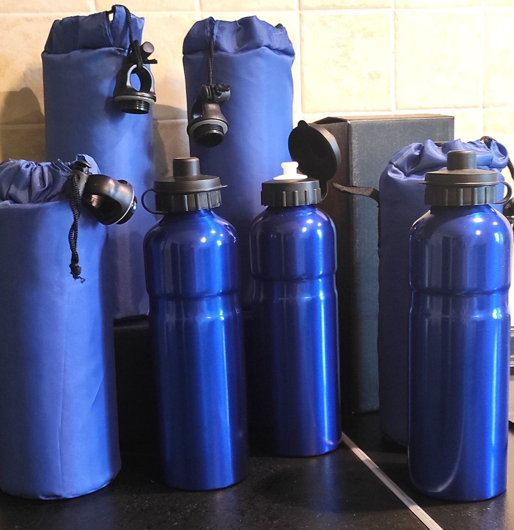 Металлические бутылочки в термочехле, для воды,спортивного питания итд