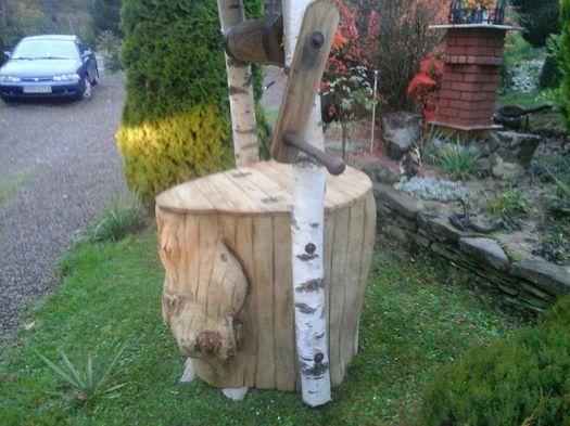 Studnia rzeźba z jednolitego drzewa do ogrodu,ozdobna
