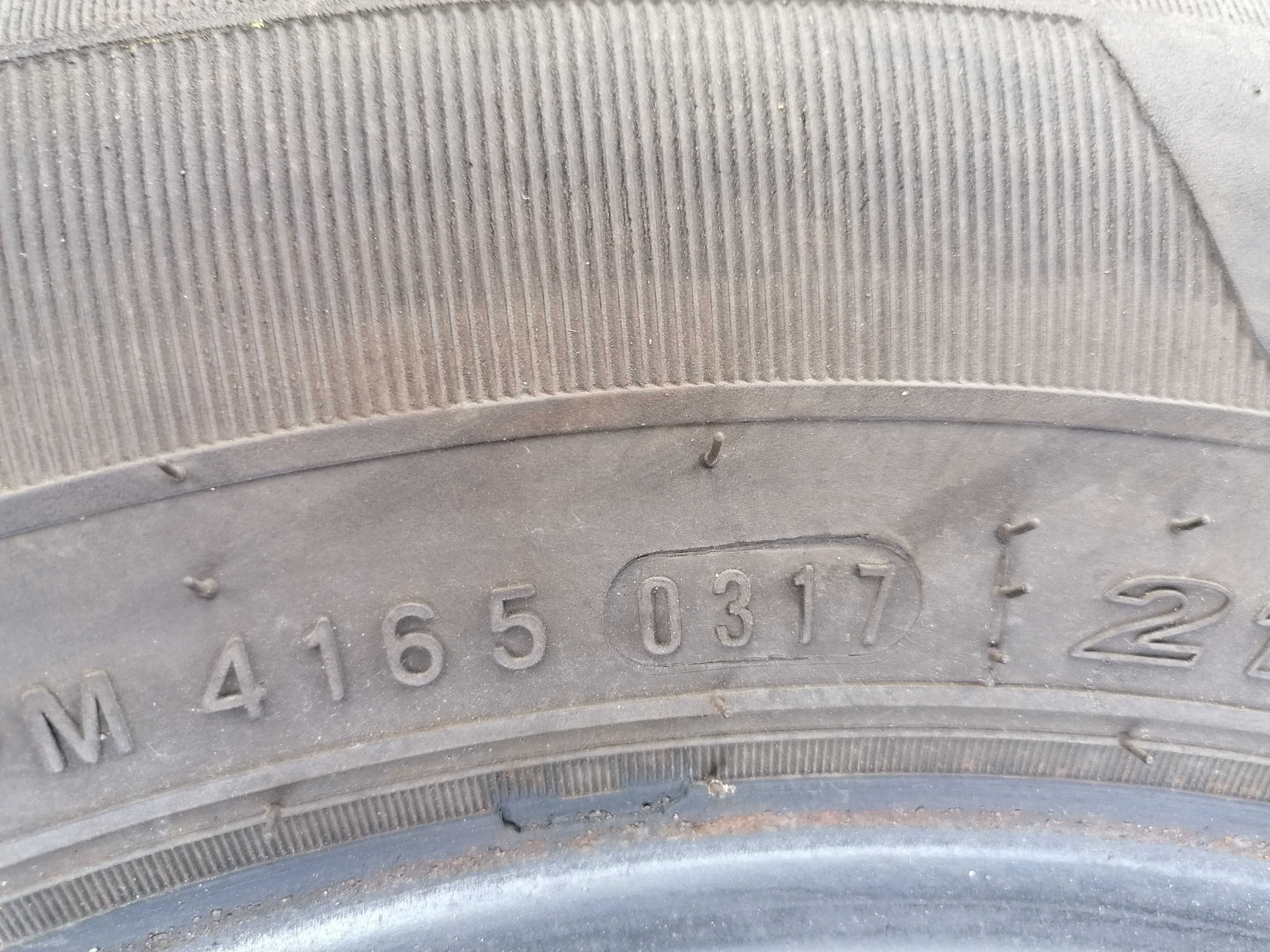 Nr. 1137 nexen 215/70r15C pojedynka