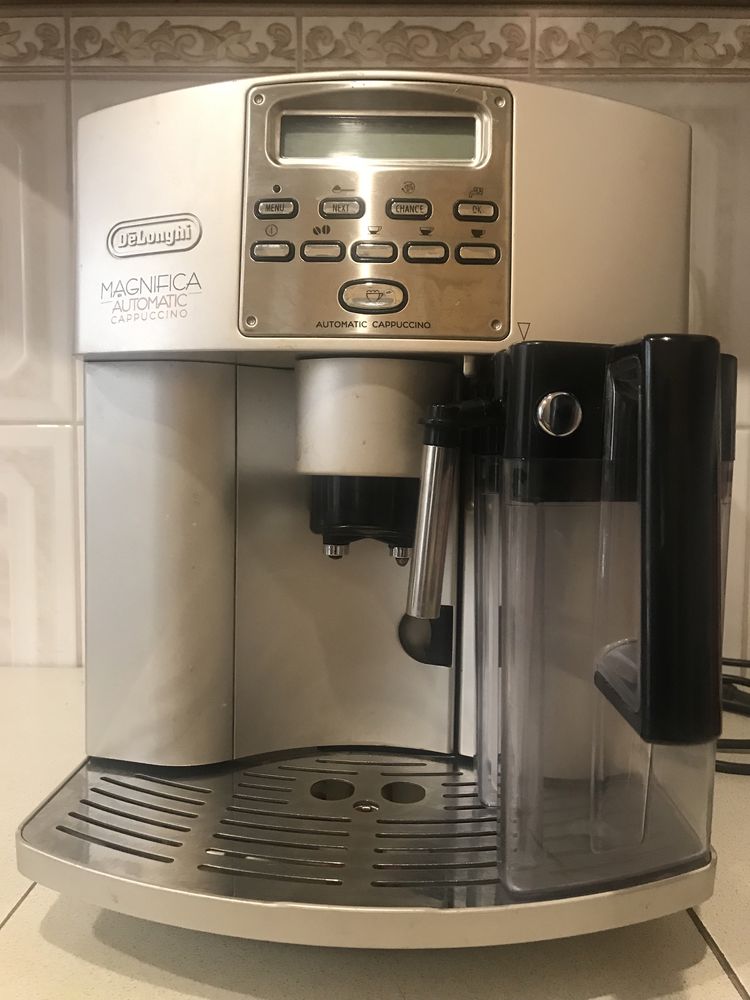 Кофемашина Delonghi