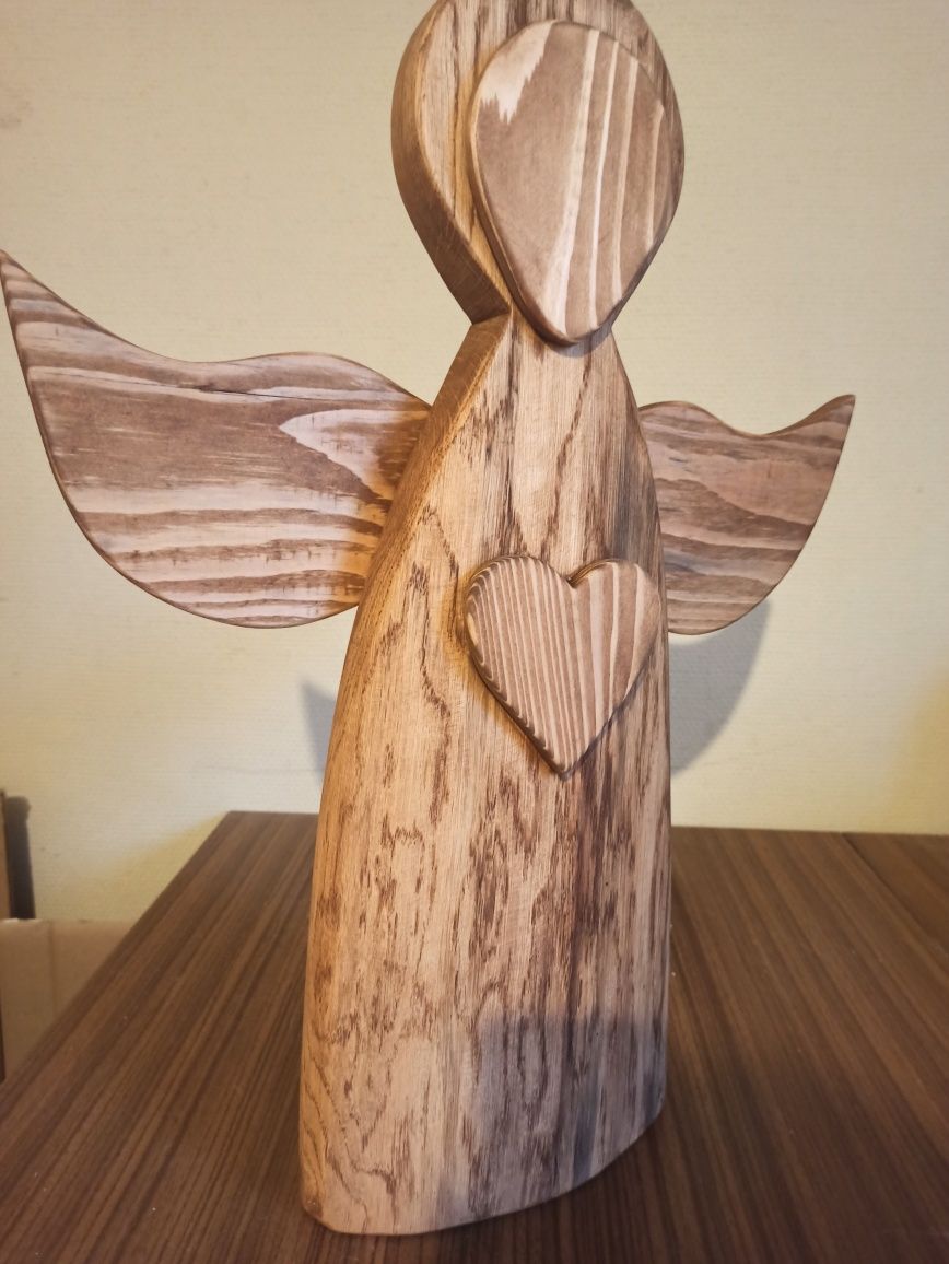 Duży anioł z drewna dębowego 54 cm