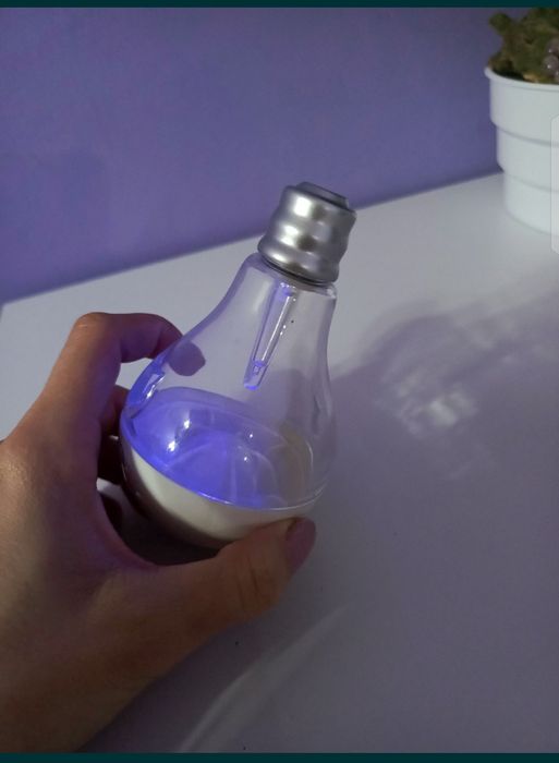 Podajnik na przysmaki dla kota nowy