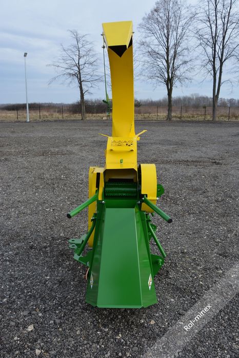 Rozdrabniacz do gałęzi Rębak ogrodowy Selmar R-16 Transport