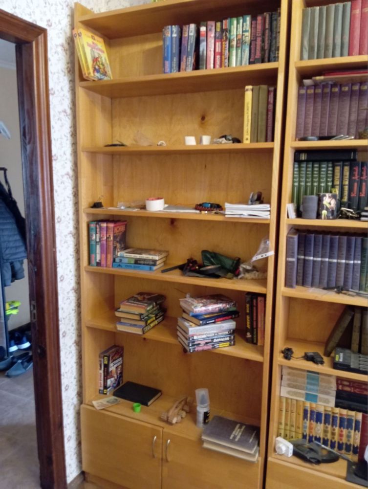 Книжный шкаф натуральное дерево. Стеллаж.
