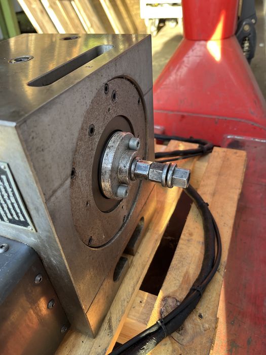 Stół obrotowy CNC Fadal VH65 z uchwytem Röhm Ø125 – 4 oś